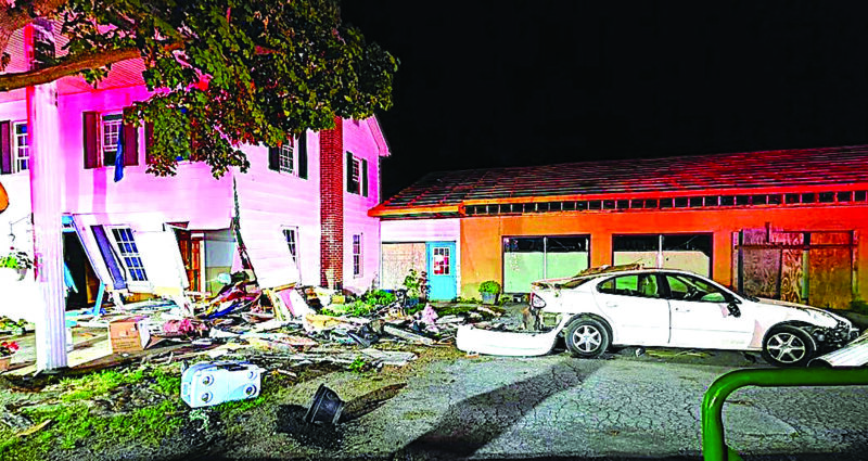Vehicle strikes home in Derry, Granville townships